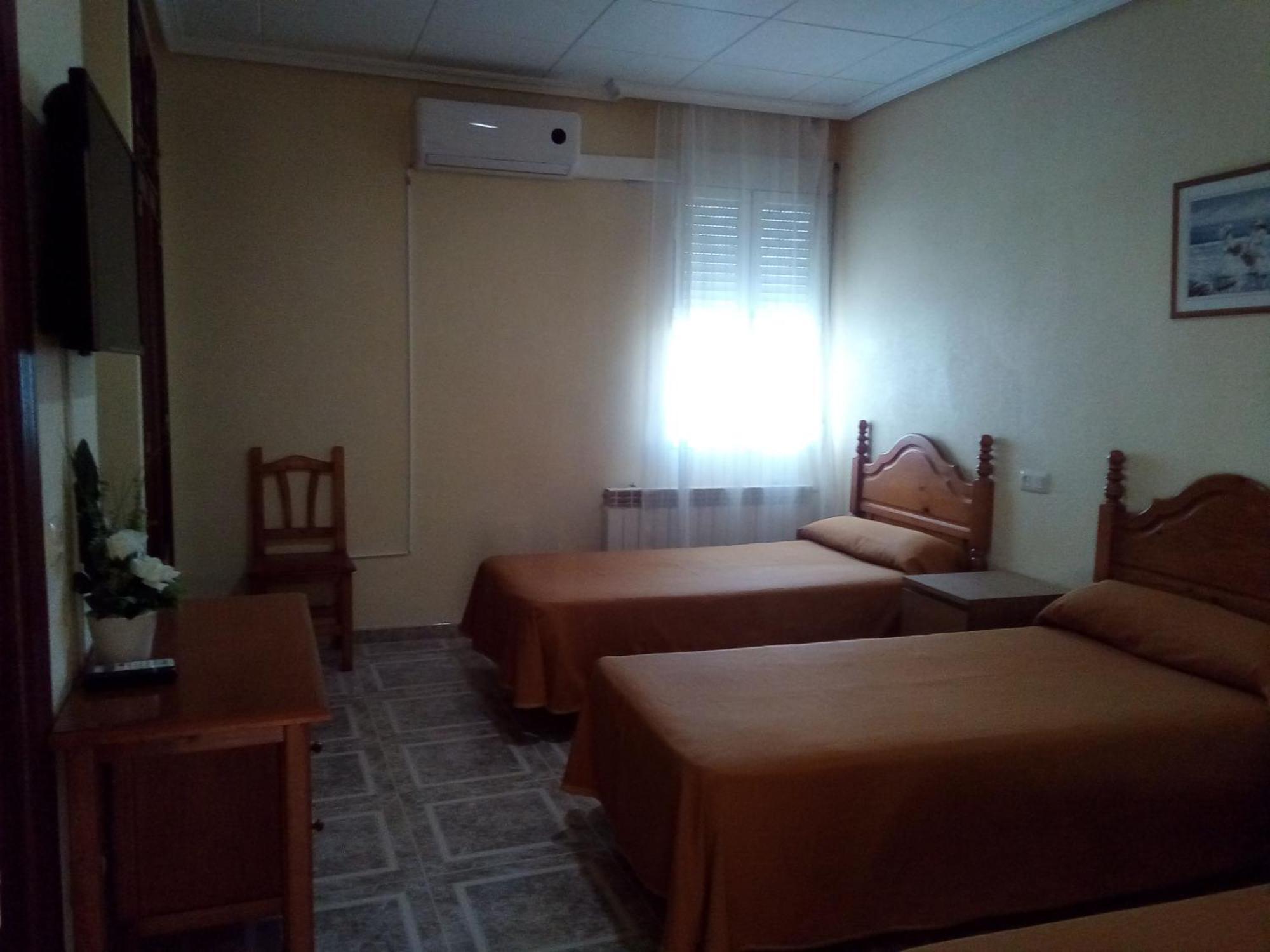 Hostal Avila Ocaña Kültér fotó