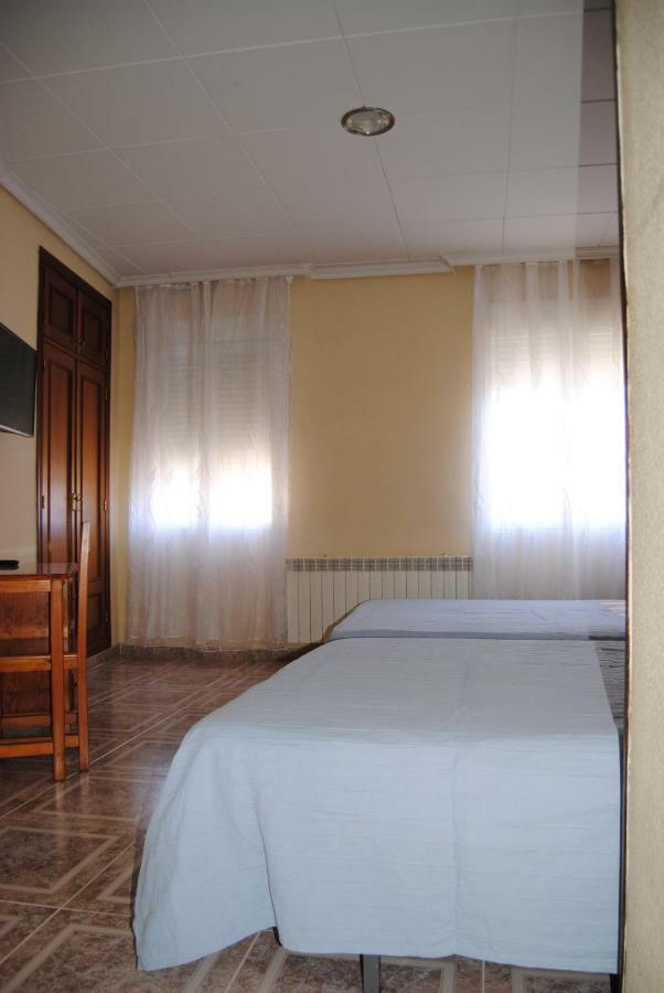Hostal Avila Ocaña Kültér fotó