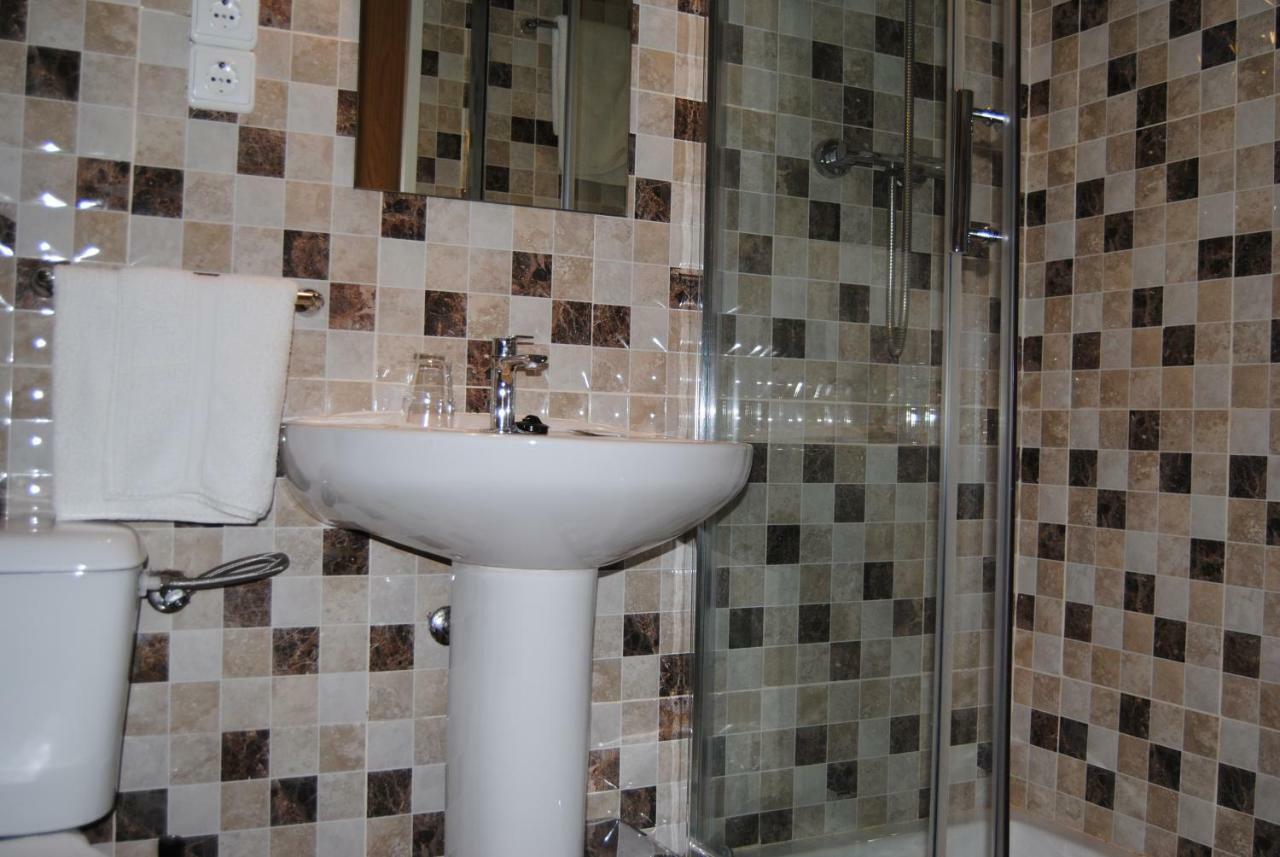 Hostal Avila Ocaña Kültér fotó