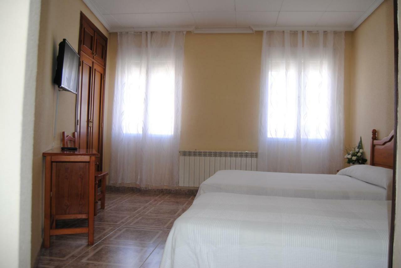 Hostal Avila Ocaña Kültér fotó
