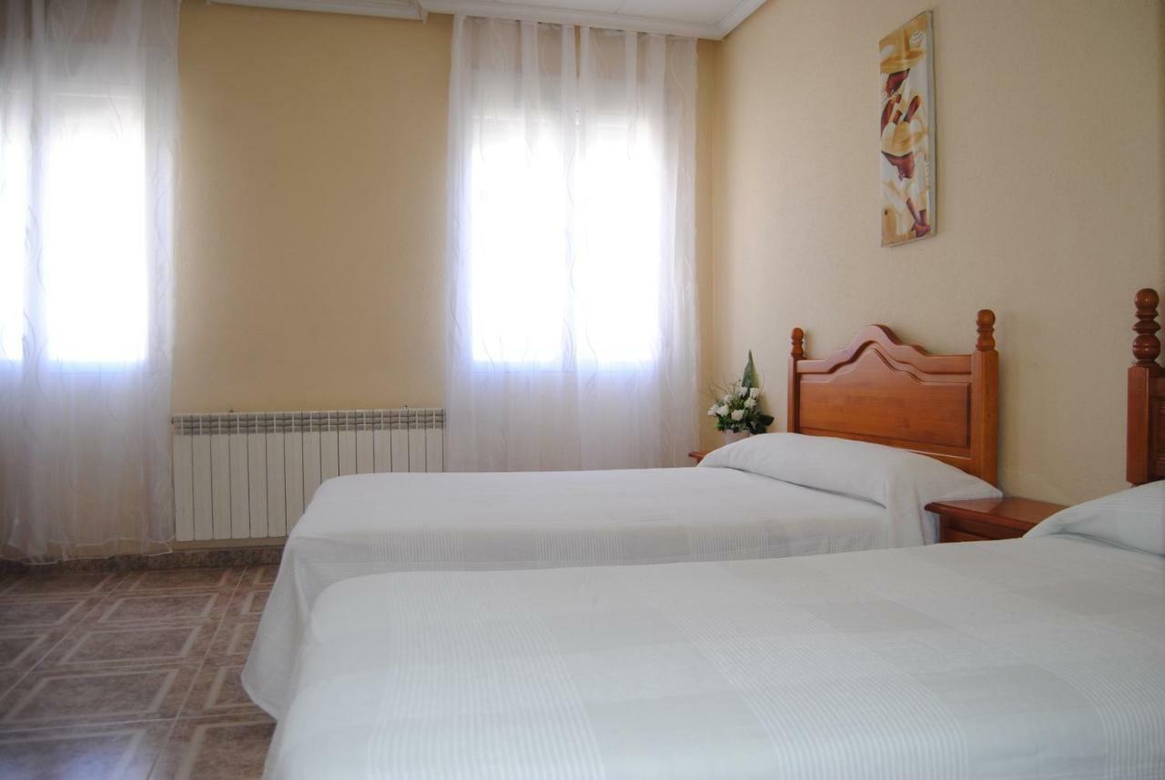 Hostal Avila Ocaña Kültér fotó