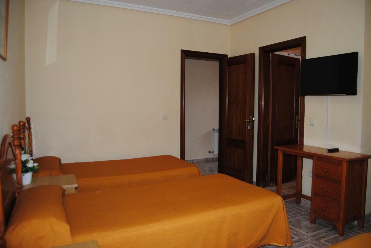 Hostal Avila Ocaña Kültér fotó