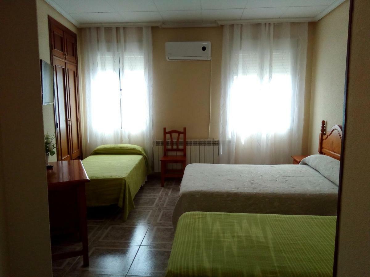 Hostal Avila Ocaña Kültér fotó
